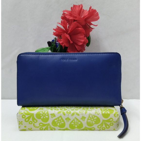 Cole Haan Blue Leather Zip Around Credit Card Wallet - Picture 1 of 16